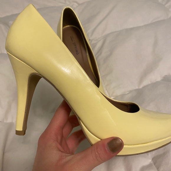 Call it Spring Pastel Yellow Heels - Picture 5 of 6
